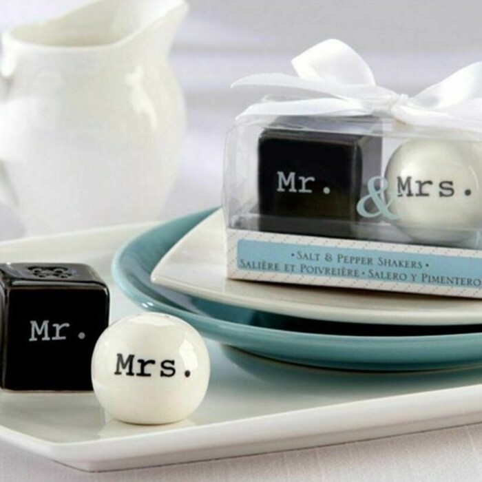 66 Best Wedding Gifts For Guests That Will Delight Them 142 Wedding Gifts For Guests Shakers