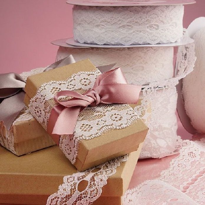 The 35 Awesome 13 Year Wedding Anniversary Gifts You'll Love