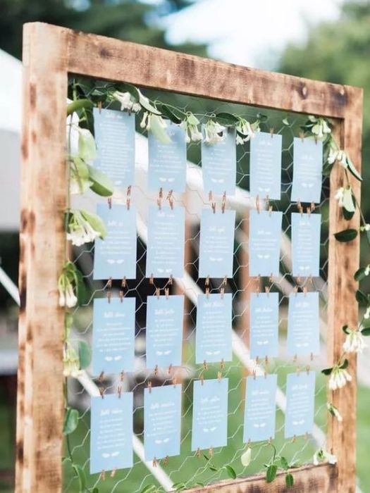 Wire Chic Escort Cards Display For Backyard Wedding Decor