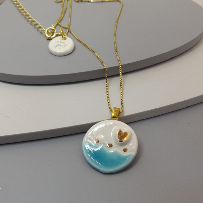 33 Best 18th Wedding Anniversary Gifts For Him Her Couples