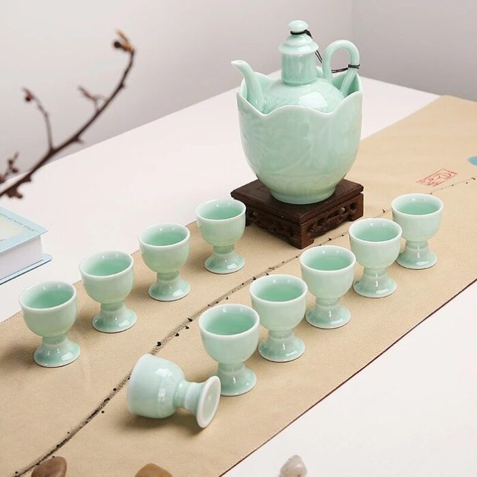 33 Best 18th Wedding Anniversary Gifts For Him/Her/Couples