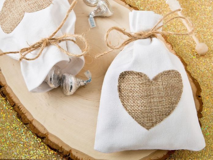 45 Easiest Bridal Shower Game Gifts That Players Will Love