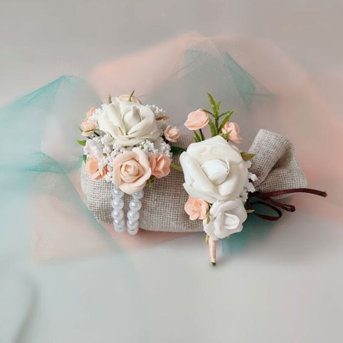 Top 30 Best Impressive Gifts For Readers At Wedding Ceremony 63 Wrist Corsage Boutonniere