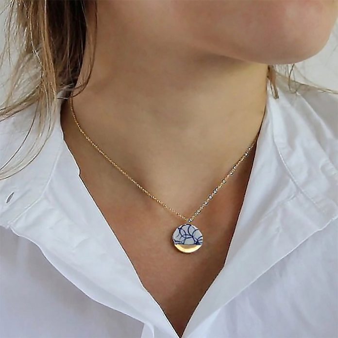 39 Most Shiny 9th Wedding Anniversary Gifts for Your Love