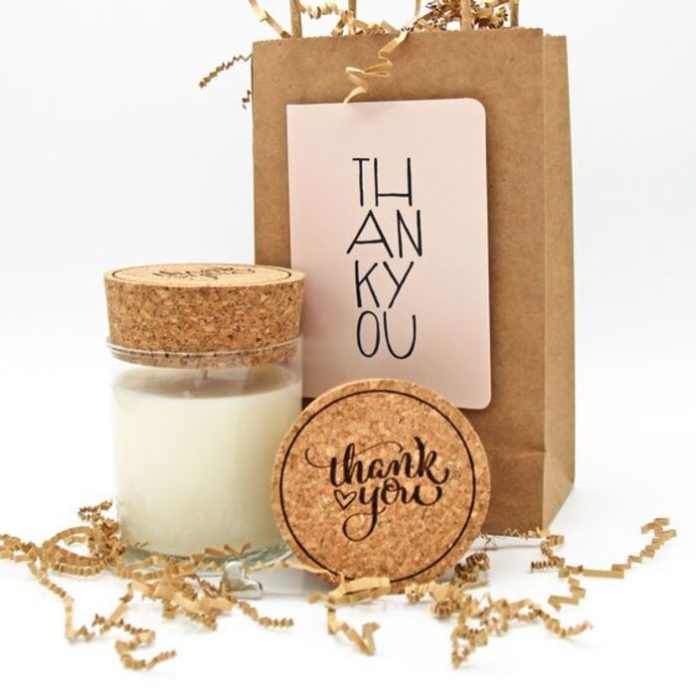 30 Sweet Gifts For Wedding Officiants That They’ll Treasure