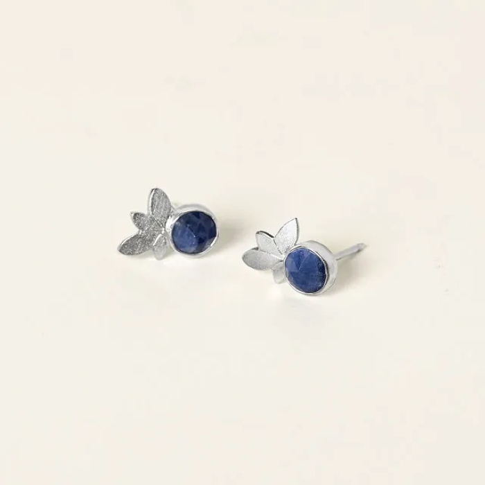 35 Best Traditional and Modern 10th Anniversary Gifts (2022) 200 Blue Sapphire Earrings Gifts For 10 Year Anniversary