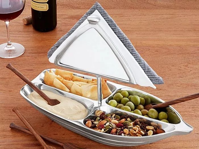 Serving bowls, platters, and trays