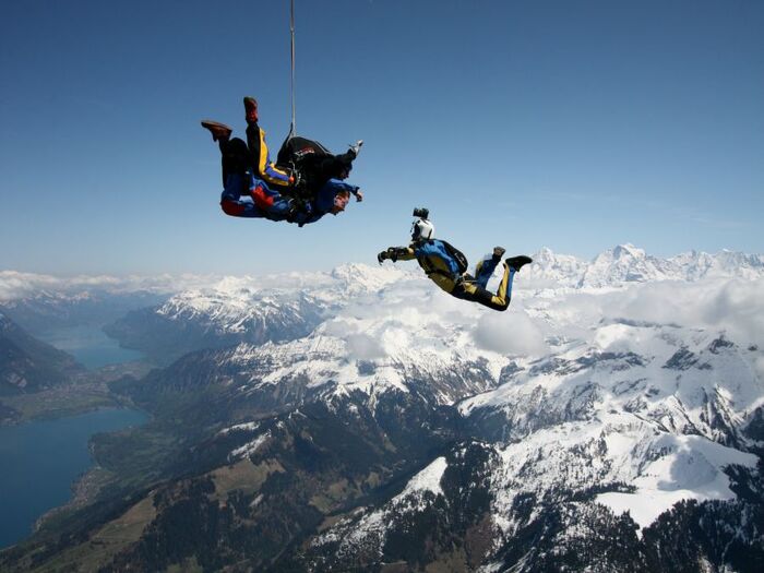 Go Skydiving - Luxury Engagement Gifts