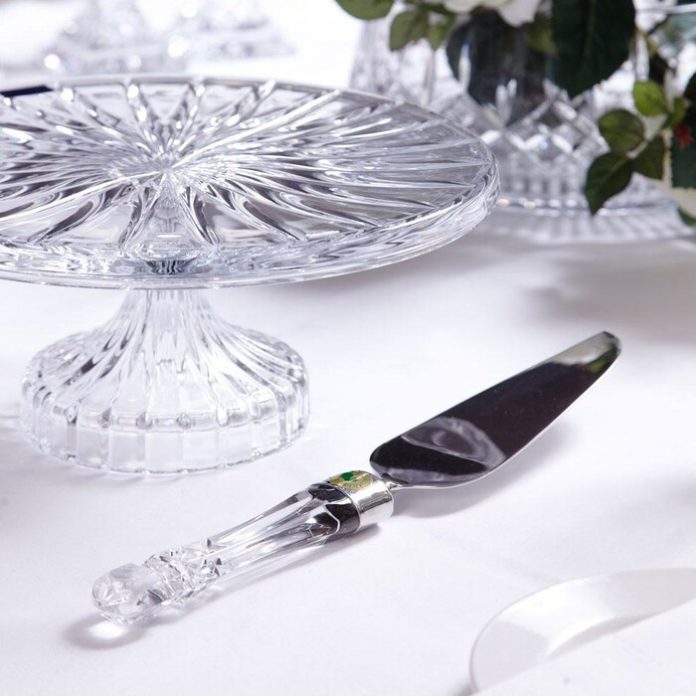 40 Funny & Creative Wedding Gifts For Boss To Impress Them