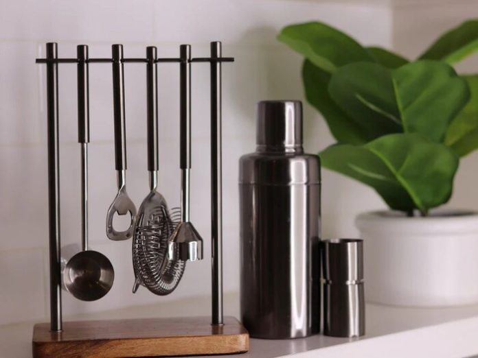 40 Funny & Creative Wedding Gifts For Boss To Impress Them