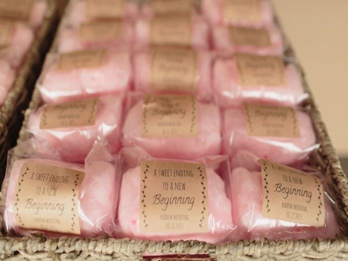 42 Best Edible Wedding Favors That Will Please Your Guests