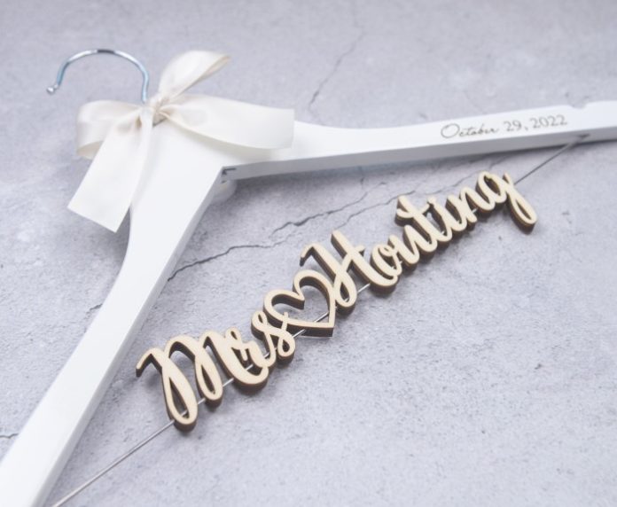41 Best Wedding Gifts For Sister That She'll Surely Cherish