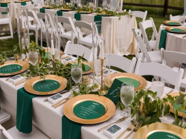 Best Emerald Green Wedding Decor Ideas For Your Special Day