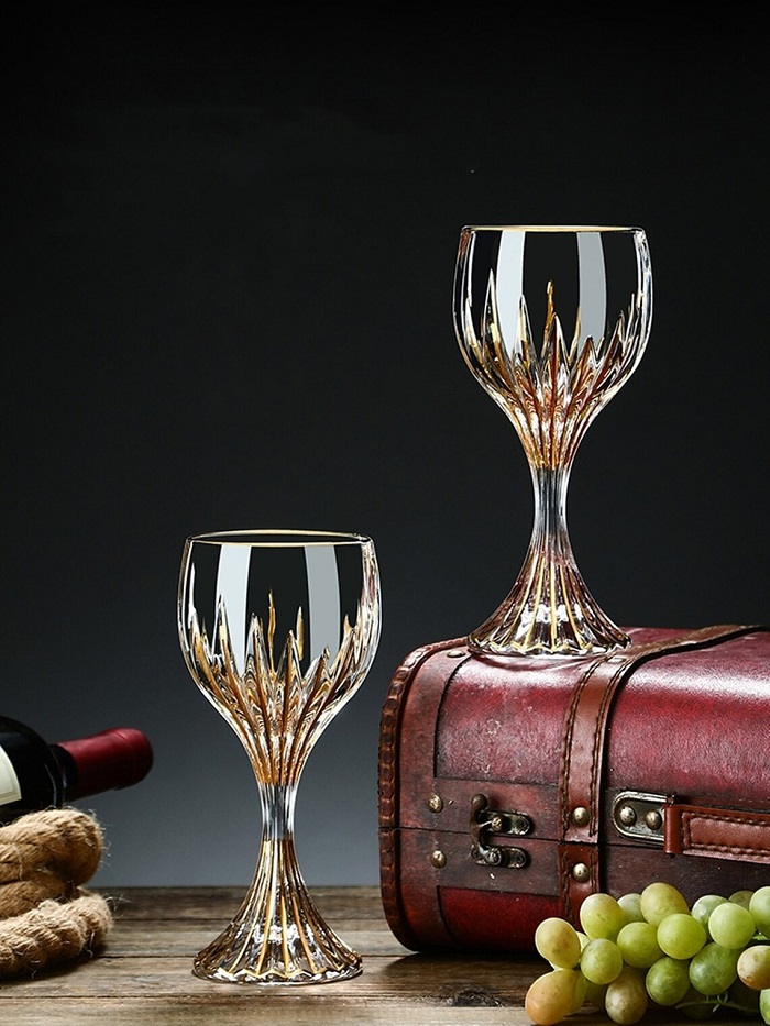 41 Perfect Mother In Law Wedding Gift Ideas To Win Her Over 80 Luxe Wine Glass Best Mother Of The Bride Gifts