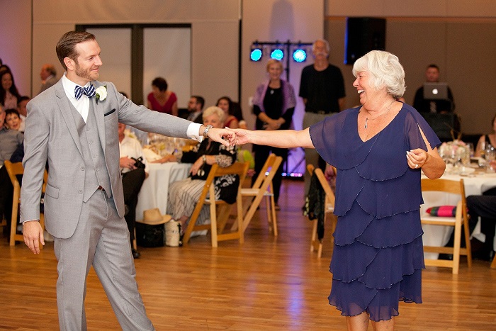 Top Tips For Winning Mother Of The Groom Etiquette (2023) 4 Mother Of The Groom Etiquette With Mother-son Dance