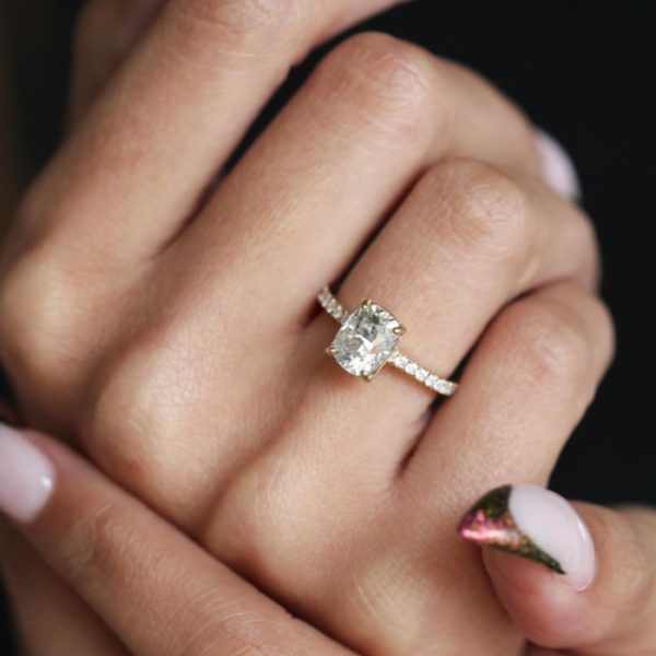 10 Top Tips For Buying An Engagement Ring You Should Know
