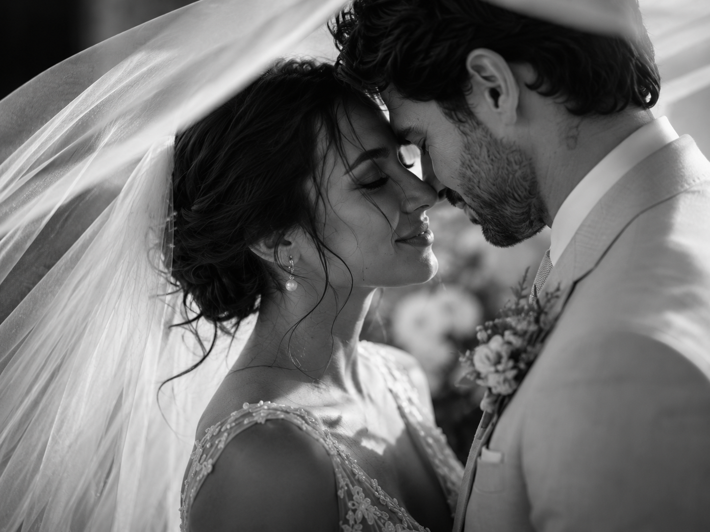 25 wedding photo ideas that feel straight out of a movie 8